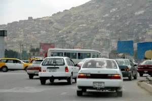 اسلامي امارت د ښي لوري سټیرنګ موټرو واردات منع کړل