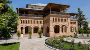 سمه بڼه یې کونسلي ده.  نو سرلیک داسې ولیکئ:  د ایران او اسلامي امارت چارواکو پر کونسلي همکاریو خبرې وکړې