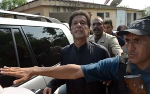 د پاکستان ستره محکمه: عمران خان دې روغتون ته ولېږدول شي