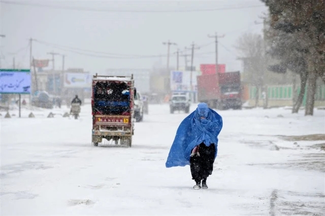 په ولایتونو کې د ورښتونو اټکل؛ سالنګ لویه لاره لا هم تړلې ده 1 1307711 afghanwinter 1485424395 640x480 2