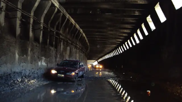 شاهراه سالنگ به روی موترهای مسافربری باز شد 1 131016103525 ahmadyama3.jpg