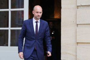 واکنش تند فرانسه به اهانت ترامپ به رهبر کاتولیک‌های جهان