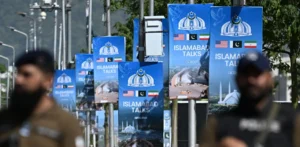 سناتور پاکستانی: بحران اعتماد میان امریکا و ایران مانع اصلی مذاکرات اسلام‌آباد است