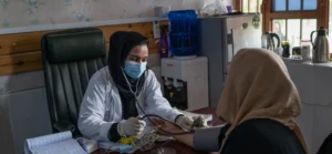 زنگ خطر یونیسف: از دست رفتن نسل معلمان و داکتران زن در افغانستان تا ۲۰۳۰