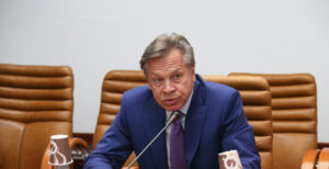 قانونگذار روس: ایران برای رویارویی نظامی با امریکا کاملاً آماده بود