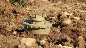 انفجار ماین به‌جامانده از جنگ‌های گذشته در غزنی