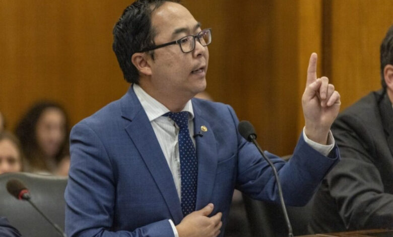 سناتور امریکایی: حل اختلافات با ایران نیازمند مذاکرات جدی است 1 26031101004880 Org