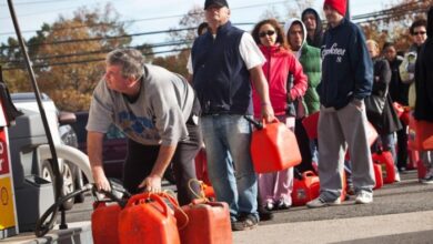 فایننشالتایمز: تورم امریکا به بالاترین سطح دو سال اخیر رسید 1 GasLines NY 11 1 12 GettyImages MedRes 700x467 1