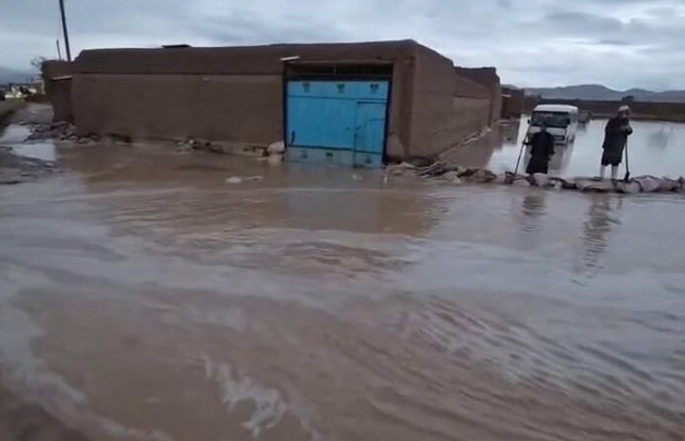 فروریختن سقف یک خانه در ننگرهار هفت کشته بر جا گذاشت 1 HFXH7mZXAAAAEdH