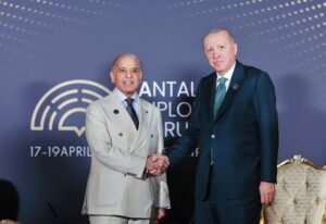 دیدار شهباز شریف و اردوغان در حاشیه مجمع دیپلماسی آنتالیا