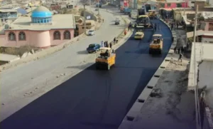 درخواست تکمیل سرک دایکندی و قدردانی از احداث سرک در کوتل خیرخانه