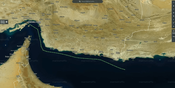 عبور کشتیهای ایرانی از محاصره امریکا؛ نفتکش و کانتینربر وارد آبهای آزاد شدند 1 b8637cf5bf634f06a201217b3dbc0f2e