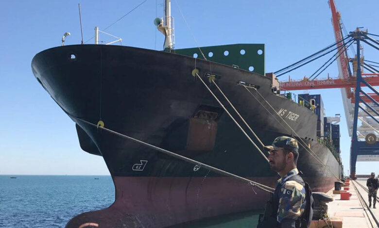 بلوچستان کې پر پاکستاني کښتۍ برید؛ درې سرتېري وژل شوي 1 container vessel MS Tiger 1024
