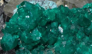 فروش بیش از ۱۱۱ هزار قیراط زمرد پنجشیر در یک سال