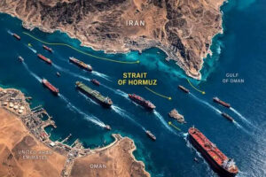 عبور نخستین کشتی از تنگه هرمز پس از اعلام آتش‌بس