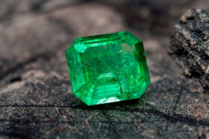 پنجشېر کې د زمردو له پلور ۴.۱ میلیونه ډالر ترلاسه شوي