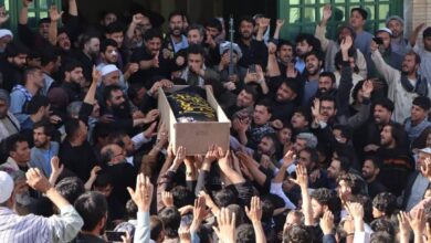 صدای اعتراض در مراسم تشییع پیکر قربانیان حادثه دهمیری هرات 1 photo 2026 04 14 11 48 16