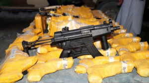 جلوگیری از ورود سلاح و مهمات قاچاق از پاکستان به افغانستان