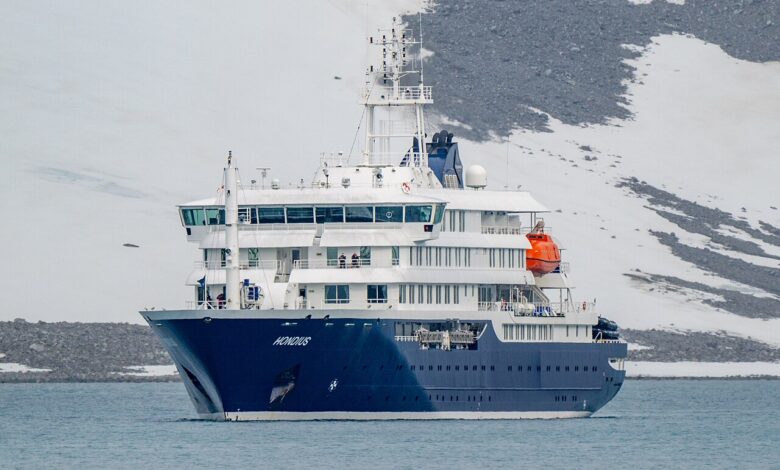 2025 Hondius IMO 9818709 by 2eight 9SC5017