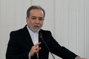عراقچی: آیت‌الله فیاض عمر خود را صرف ترویج معارف اهل‌بیت(ع) کرد
