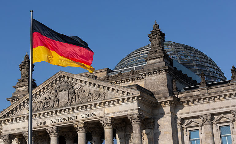 آلمان با پذیرش شش دیپلمات دیگر افغانستان موافقت کرد 1 german law