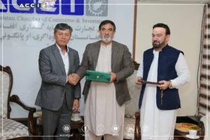 اتاق تجارت افغانستان و سفیر ازبکستان بر گسترش همکاری‌های اقتصادی تأکید کردند