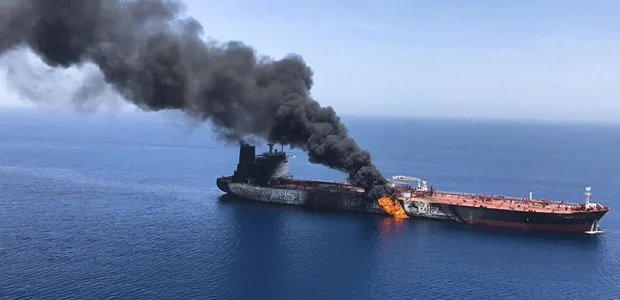 حادثه امنیتی در تنگه هرمز؛ یک نفتکش هدف قرار گرفت 1 Untitled 1 271
