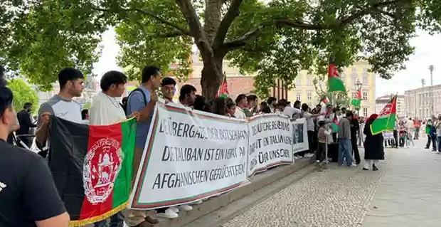 افغانستانیهای مقیم آلمان حملات اخیر پاکستان به خاک کشور را محکوم کردند 1 Untitled 1 62