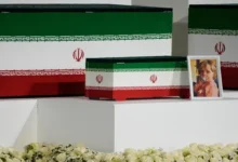 رسانه هندی: تابوت نوه ۱۴ ماهه رهبر شهید، تأثیرگذارترین صحنه تشییع بود 2 Untitled 1 69