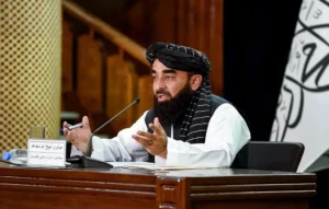 ذبیح‌الله مجاهد: نام واقعی‌ام طاهرشاه صدیقی است