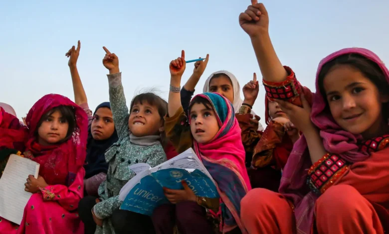 بلومبرگ: محدودیتها بر دختران میلیونها دالر به اقتصاد افغانستان زیان میزند 1 5472.jpg