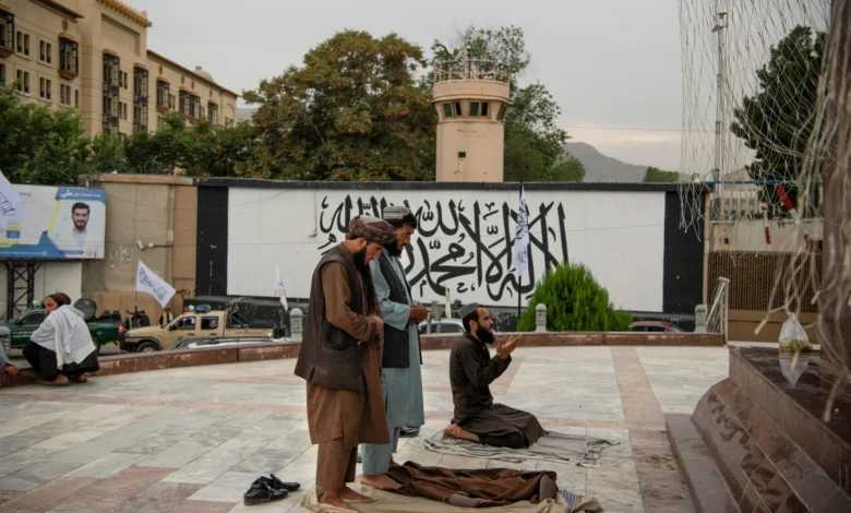 Taliban around the USA embassy