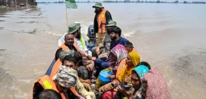 سیلاب در پاکستان جان ۴۳ تن را گرفت