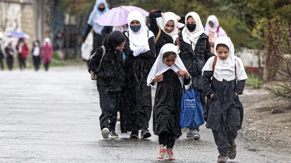 آموزش؛ آزمون بزرگ حکومت دینی برای ساختن آینده افغانستان 1 41606 Afghan school girls 585 329