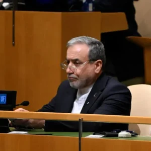 عراقچی: در صورت پذیرش طرح ایران، تنگه هرمز در هفت روز باز می‌شود