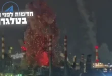 پس از ۱۴ ماه؛ تصاویر اصابت موشکهای ایران به پالایشگاه حیفا منتشر شد 2 سایت 221
