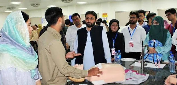 دستور محکمه عالی سند برای بازگشت دانشجویان افغانستانی به دانشگاه 1 سایت 872