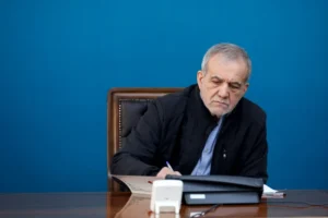 پزشکیان: امریکا باید فکر ترور و به زانو درآوردن ایران را از سر بیرون کند