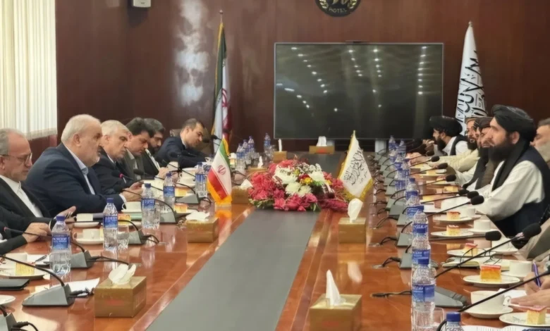ایران و افغانستان درباره برق، معادن، خطآهن و افزایش تجارت تا ۱۰ میلیارد دالر گفتوگو کردند 1 20261009 142439