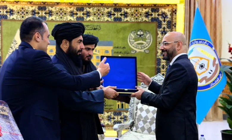 والی بلخ و سفیر ترکیه بر تسهیل سفر تاجران و بیماران تأکید کردند 1 HUKIjJfbgAAGQFi