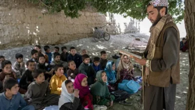 معلم در افغانستان؛ کسی که آینده را در صنف می‌سازد