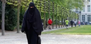 برقع و نقاب در مکاتب ایتالیا ممنوع شد